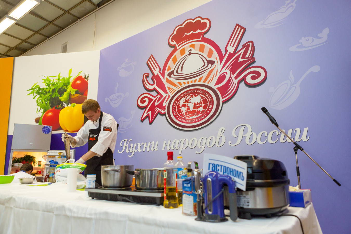 Гости Фестиваля могут совершить небольшое кулинарное путешествие по России