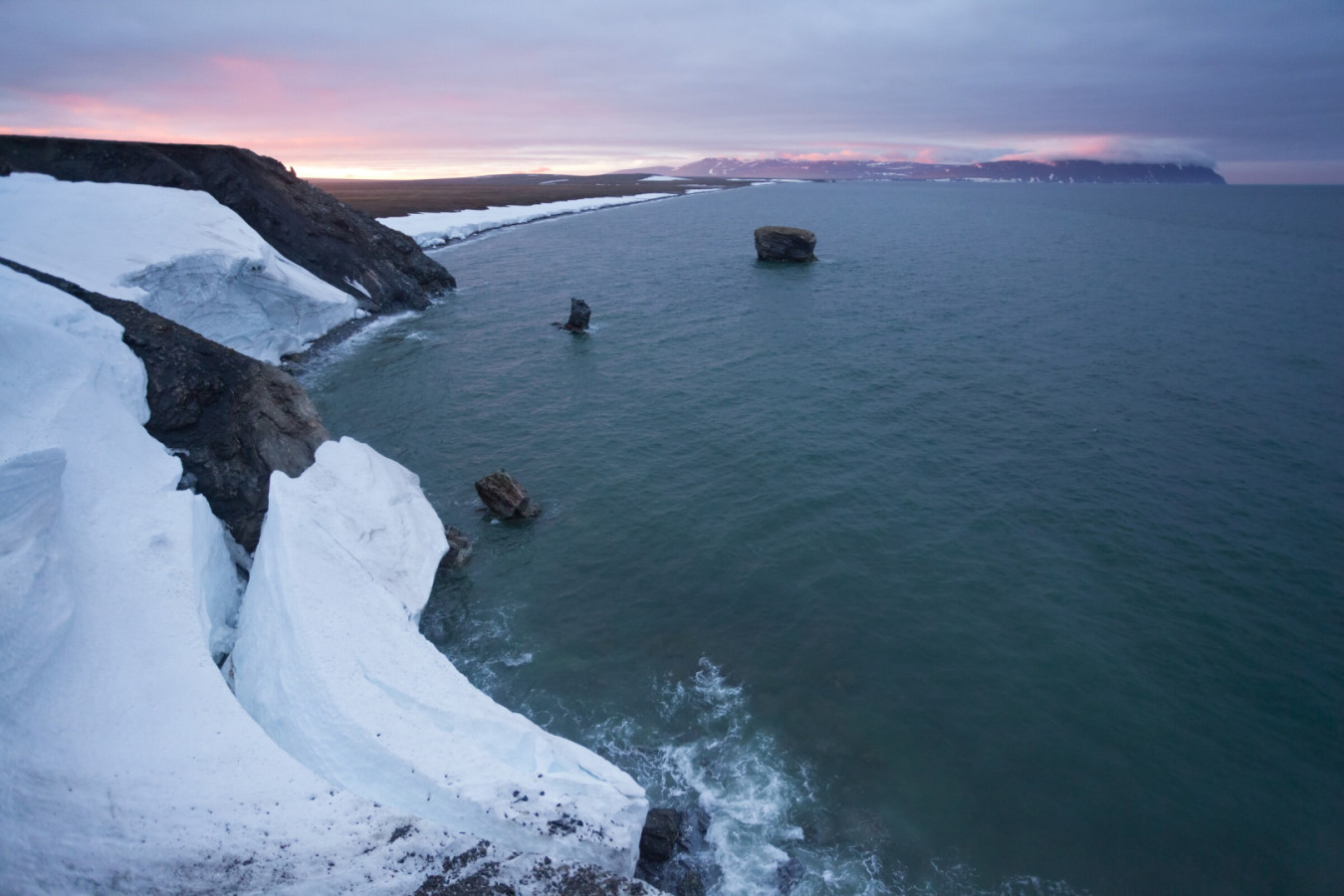 Побережье в районе Берингова пролива. Фото: Андрей Подкорытов, участник конкурса РГО «Самая красивая страна»