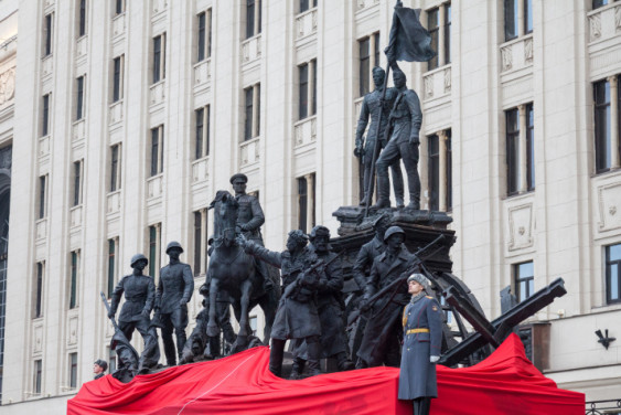 Памятники героям двух войн