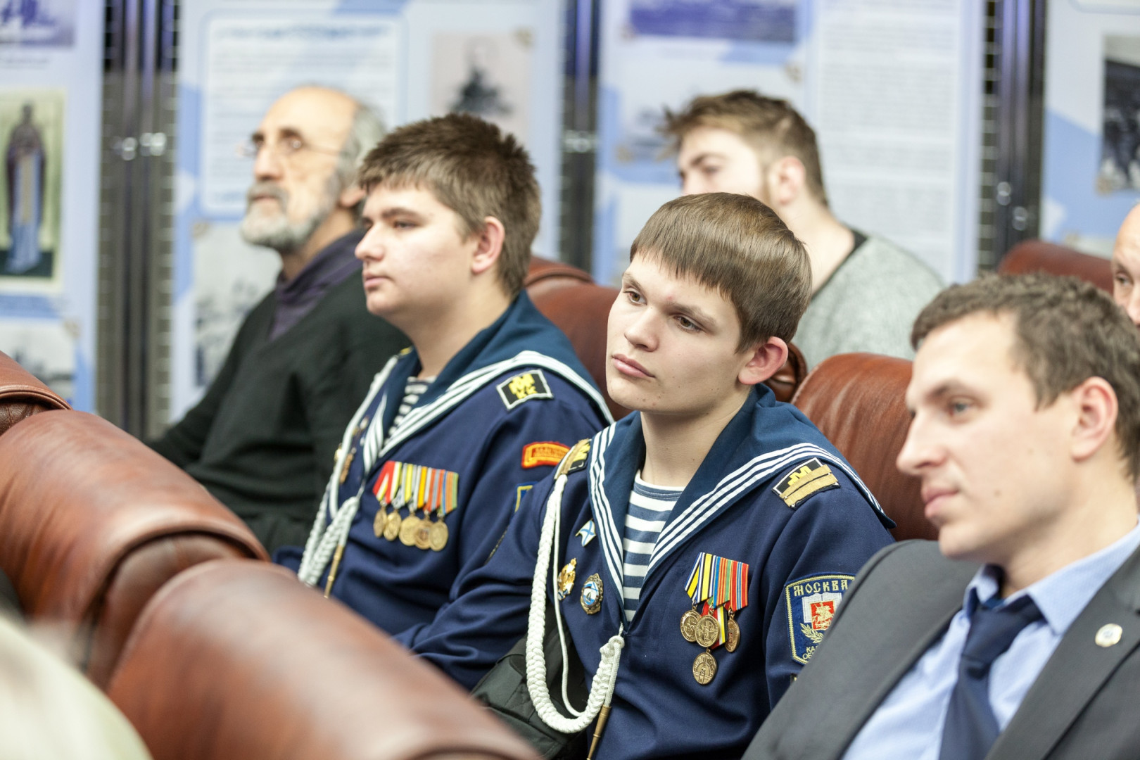 Круглый стол об историческом бое крейсера "Варяг"