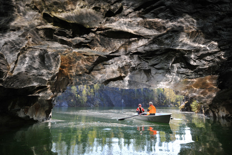 «Мы идем по следам горных мастеров прошлого»: как «Рускеала» обрела успех на стыке науки и бизнеса
