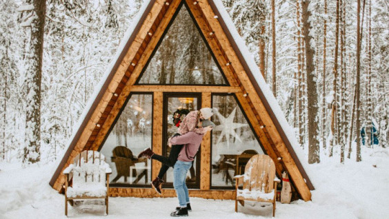 From Kola Peninsula to Kamchatka: 14 Glampings You Can Visit in Winter