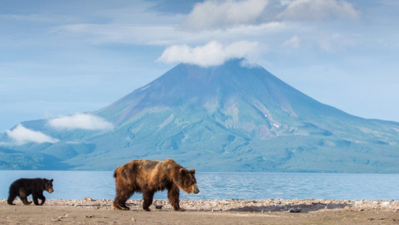 Who Among The Finalists Of "The Most Beautiful Country" Will Receive A People's Choice Award