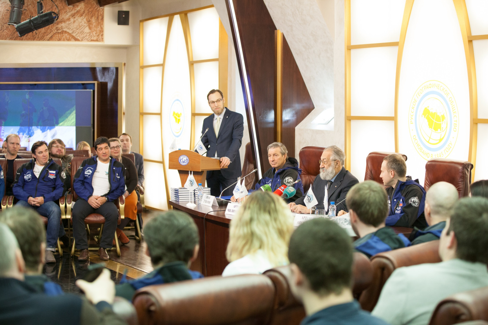 Пресс-конференция, посвященная завершению экспедиции "Антарктида. Клуб лидеров 2015"