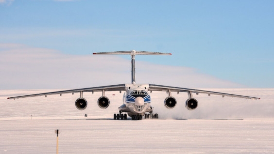 Новый российский аэродром в Антарктиде принял первый международный рейс