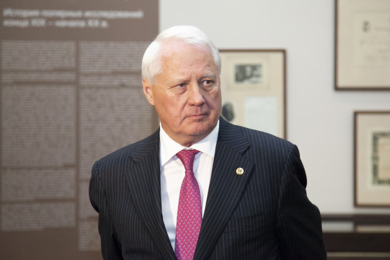 Сергей Шойгу поздравил академика РАН Николая Касимова с юбилеем