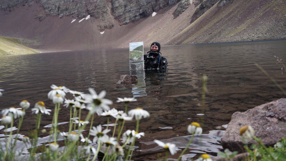 Пленэр под водой: Елена Воронцова написала два пейзажа в акваланге