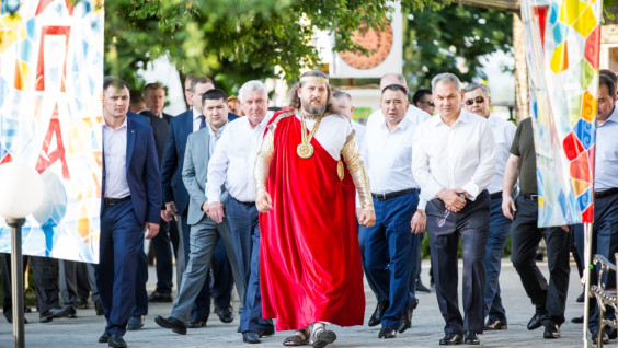 Сергею Шойгу показали древнюю "Горгиппию" и театрализованное представление об античной истории Анапы