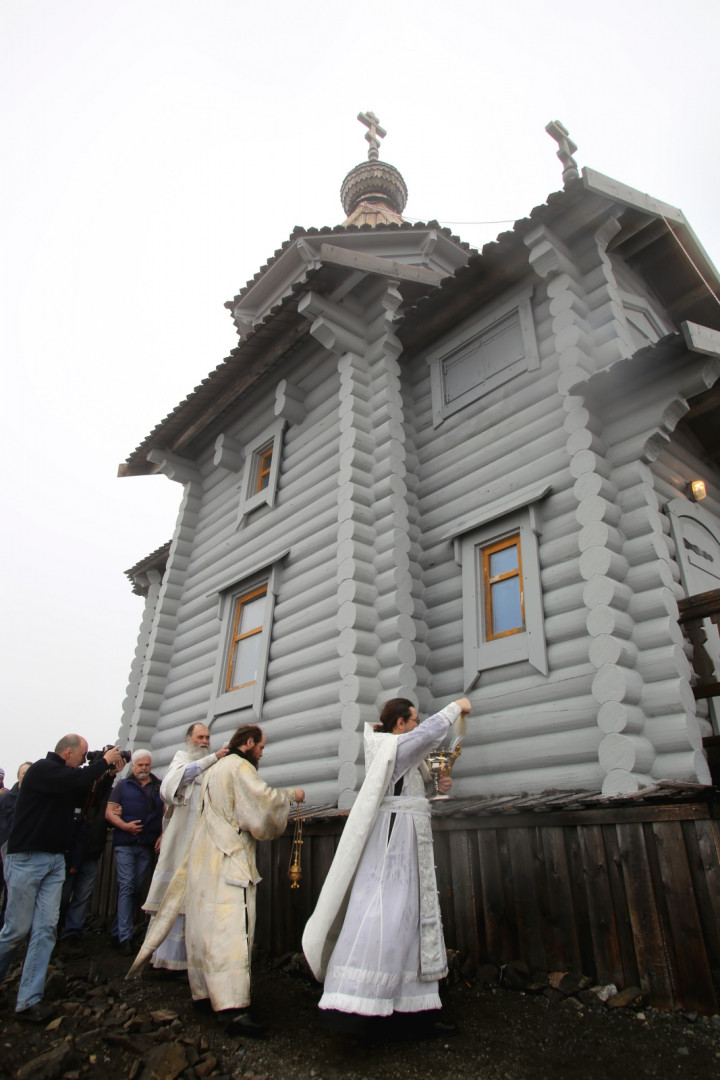 Освящение русского православного храма в Антарктике (14 февраля 2014 года)