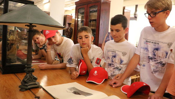 Победители конкурса "Юный полярник" посетили Штаб-квартиру РГО в Санкт-Петербурге