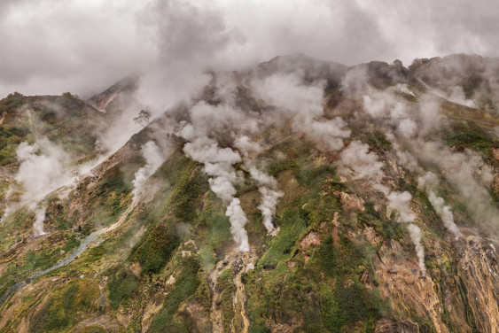 Бурлящий котел: что происходит в Долине гейзеров и какие тайны она скрывает