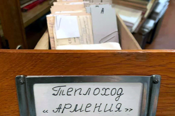 "Мне очень хотелось бы, чтобы ты знал". Новые истории пассажиров "Армении"