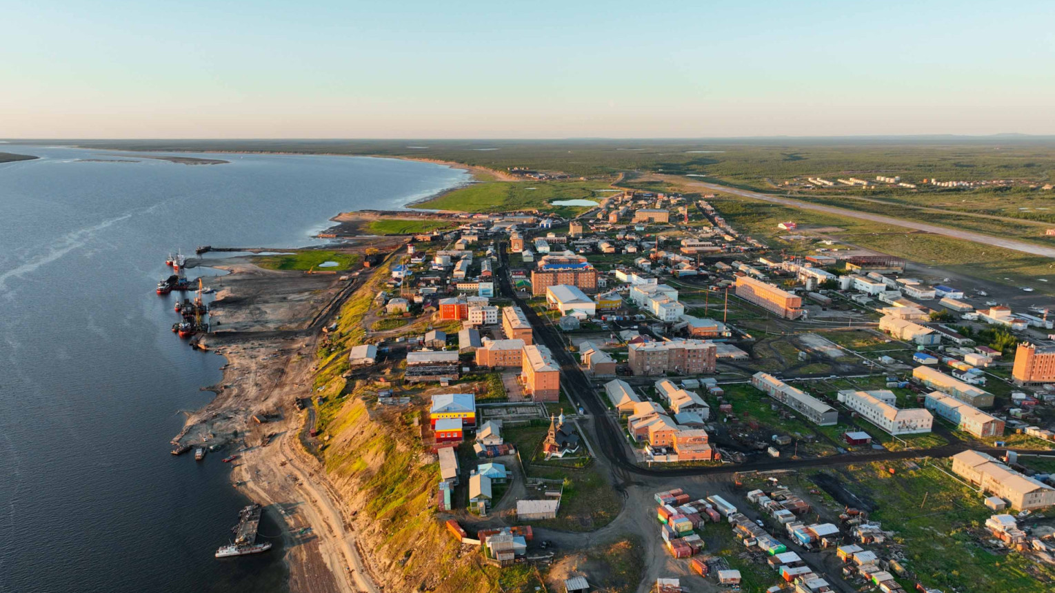 Поселок Хатанга на Таймыре обновляется благодаря туризму. Фото: Павел Ившин