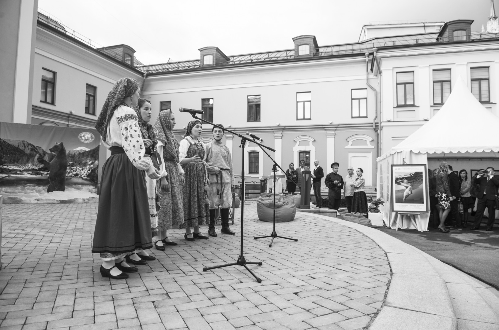 В Московском доме национальностей открылась фотовыставка Русского географического общества