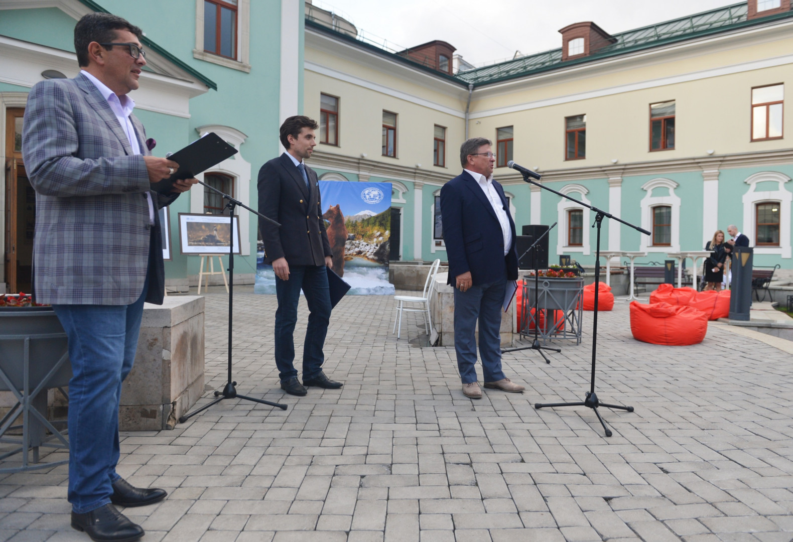 В Московском доме национальностей открылась фотовыставка Русского географического общества