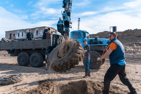 В Москве появилась ледяная инсталляция «Дзена» об экологических проблемах Арктики