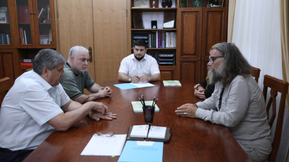 Известный российский путешественник посетил Администрацию Главы и Правительства Дагестана