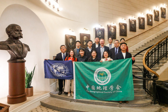 The Delegation of the Geographical Society of the People's Republic of China Visited the Headquarters of the RGS in St. Petersburg