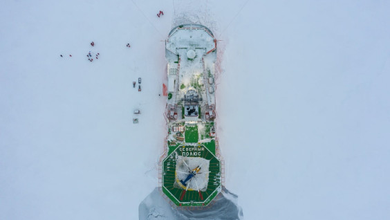 Экспедиция "Северный полюс — 41" завершила первый месяц дрейфа