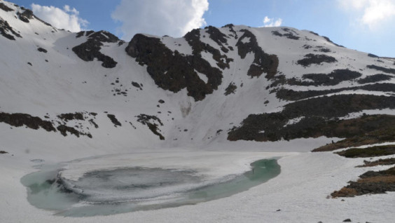 Kuban Divers Set The High-Mountain Ice Diving World Record