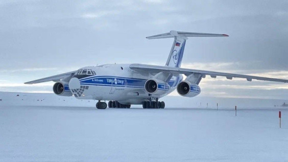 New Airfield of Station “Progress” in Antarctica Welcomes First Plane