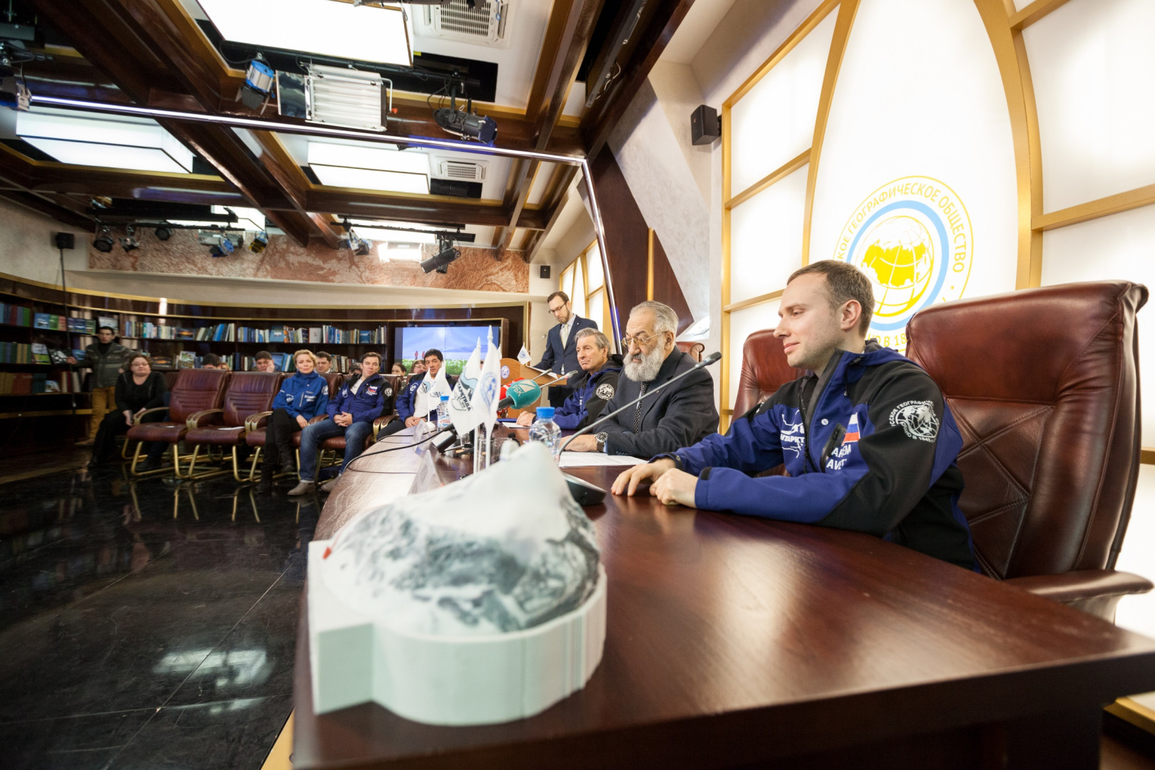 Пресс-конференция, посвященная завершению экспедиции "Антарктида. Клуб лидеров 2015"