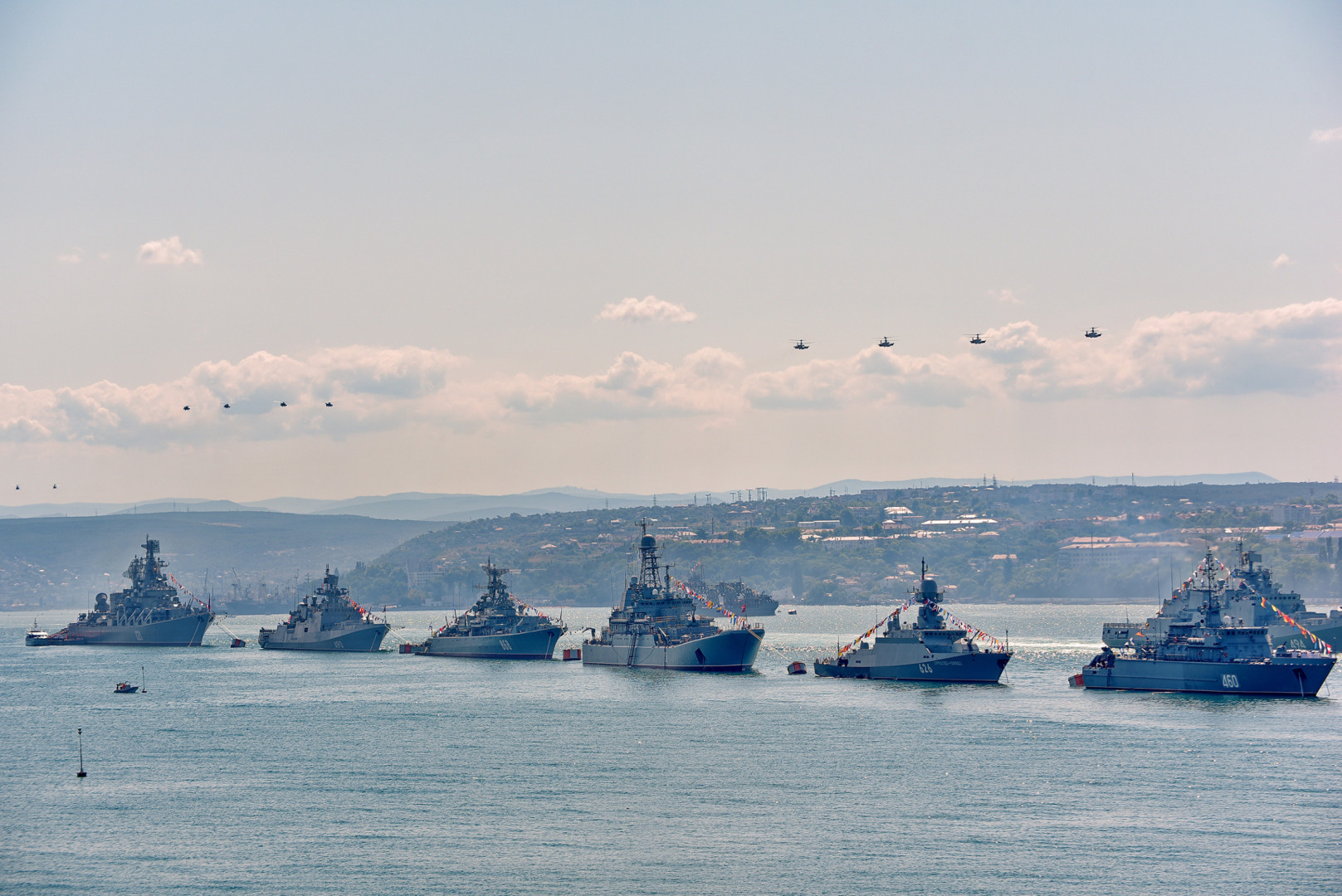 Военно-морской парад в Севастополе