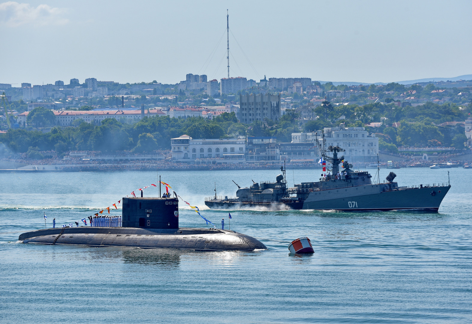Военно-морской парад в Севастополе