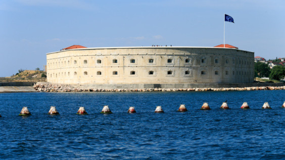 Yacht Voyage "Black Sea Memory Sails - 2020" Started at the Konstantinovskaya Battery