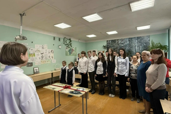 Парты Русского географического общества установлены в школах Великого Новгорода и Пятигорска