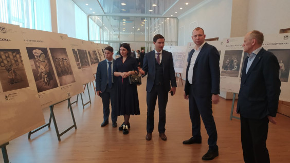 Выставка из Золотого фонда РГО открылась в Белореченском районе