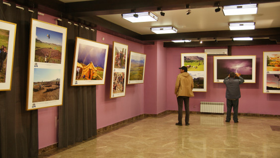 В столице Тувы открылись две выставки РГО