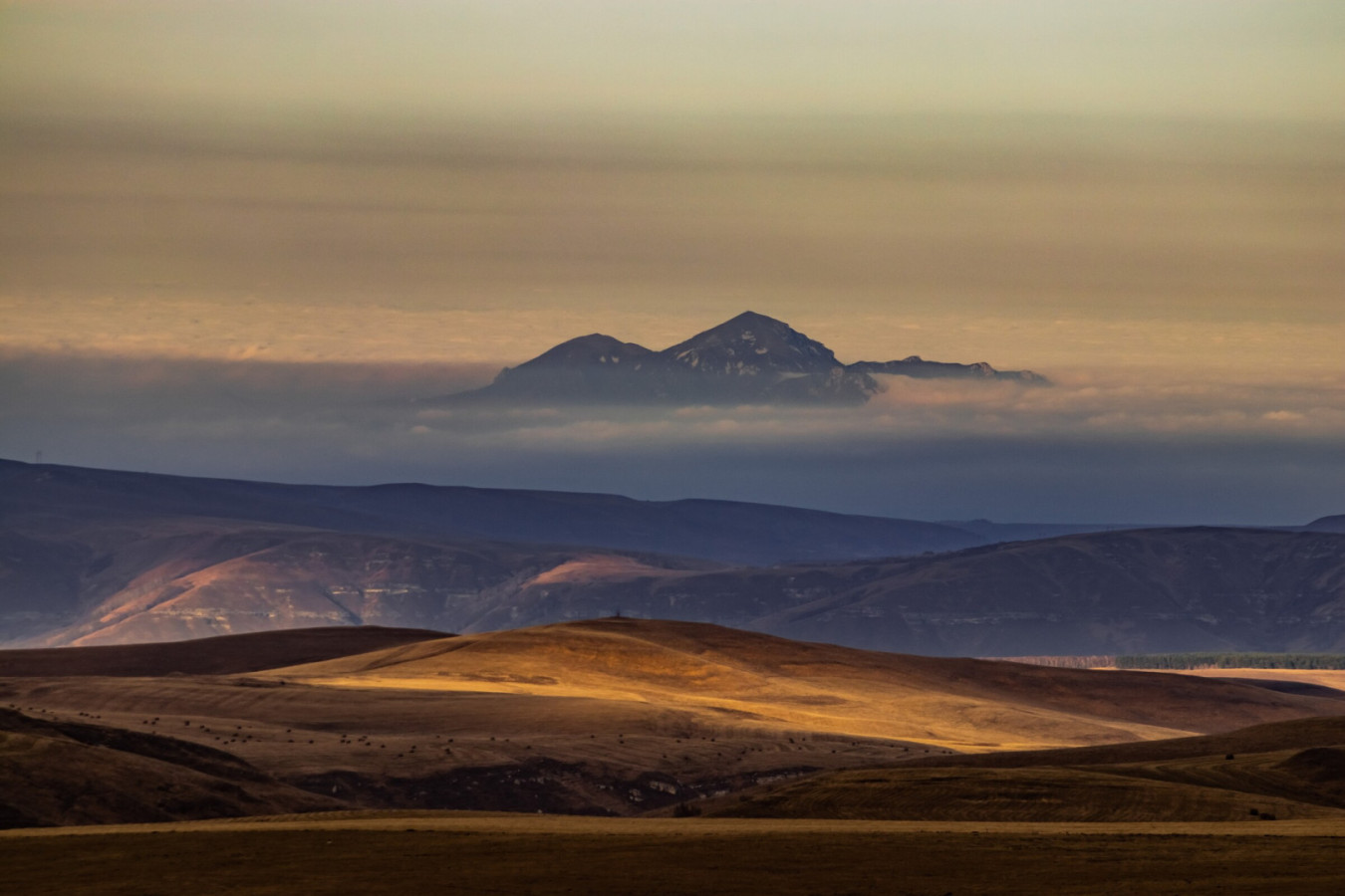 Вид на гору Бештау. Фото: Роман Семенюк, участник конкурса РГО «Самая красивая страна»