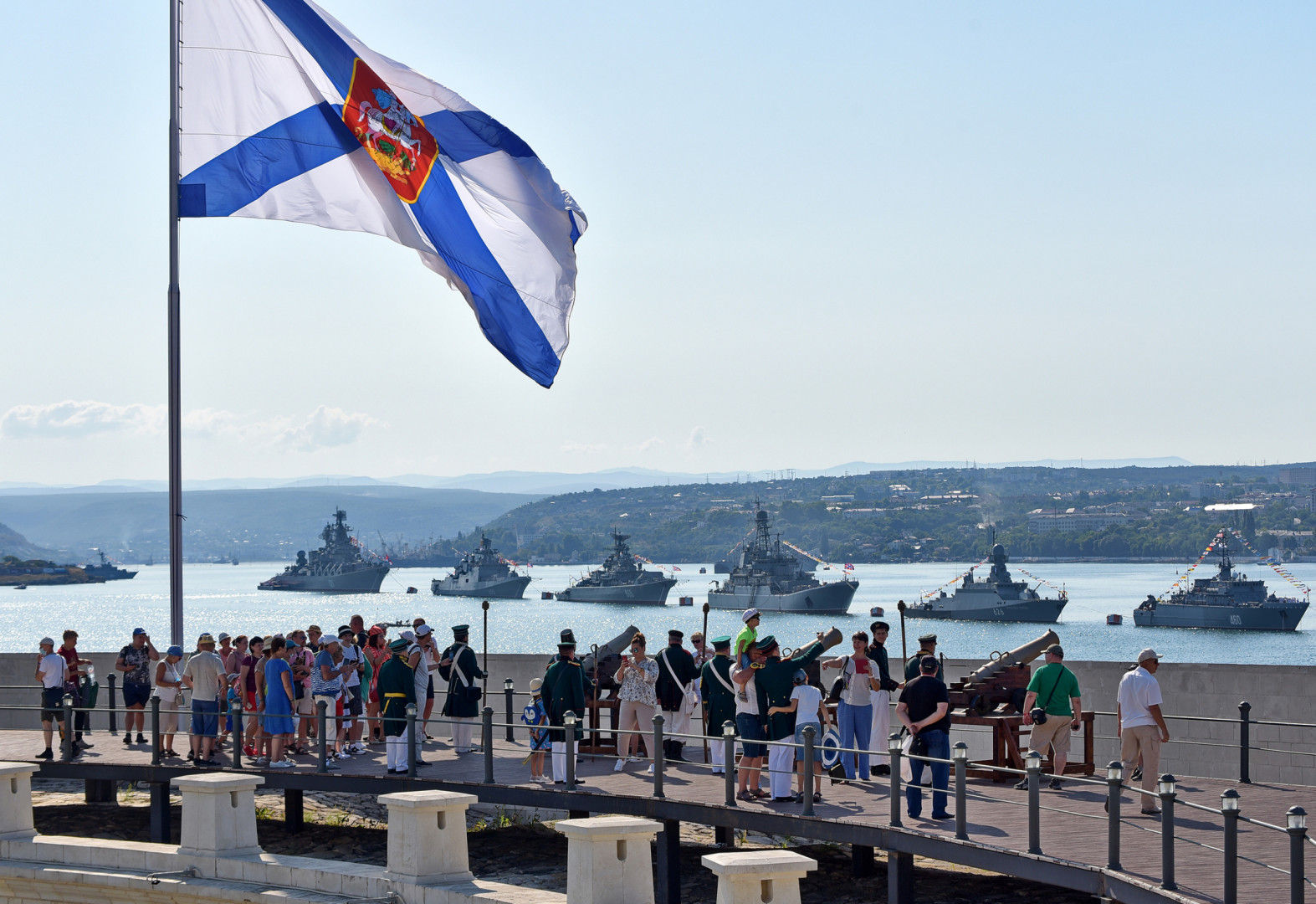 Военно-морской парад в Севастополе